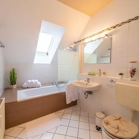 Lägenhet Moderne Dachgeschosswohnung - Parkplatz - Waschmaschine *
