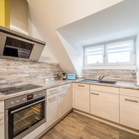 Moderne Dachgeschosswohnung - Parkplatz - Waschmaschine Lägenhet Coburg