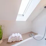 Moderne Dachgeschosswohnung - Parkplatz - Waschmaschine