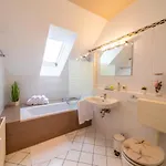 Lejlighed Moderne Dachgeschosswohnung - Parkplatz - Waschmaschine *