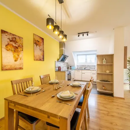 Moderne Dachgeschosswohnung - Parkplatz - Netflix * Coburg