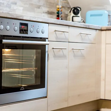 Daire Moderne Dachgeschosswohnung - Parkplatz - Waschmaschine