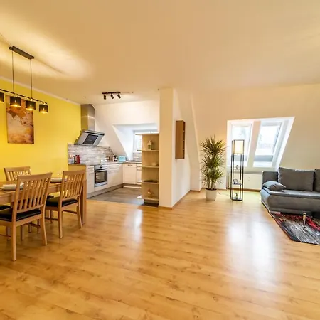Moderne Dachgeschosswohnung - Parkplatz - Netflix Coburg