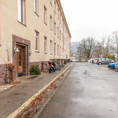 Moderne Dachgeschosswohnung - Parkplatz - Netflix