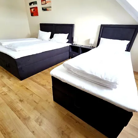 Moderne Dachgeschosswohnung - Parkplatz - Waschmaschine
