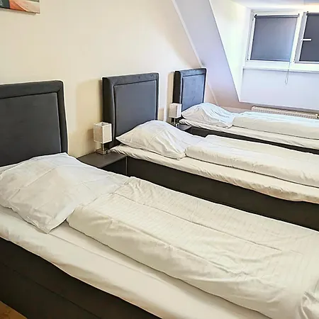 Daire Moderne Dachgeschosswohnung - Parkplatz - Waschmaschine
