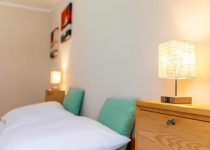 Moderne Dachgeschosswohnung - Parkplatz - Waschmaschine Appartamento