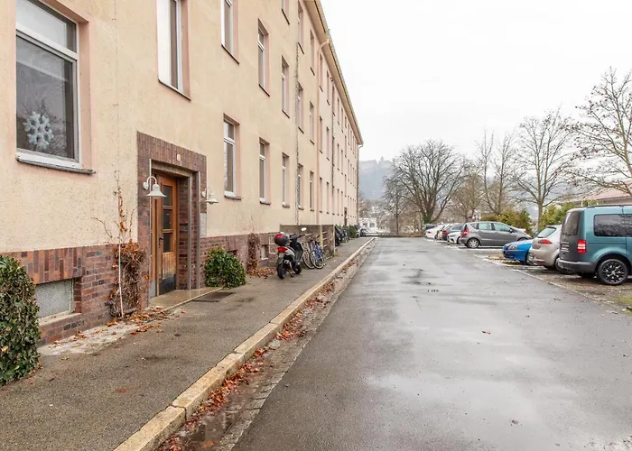 Moderne Dachgeschosswohnung - Parkplatz - Waschmaschine